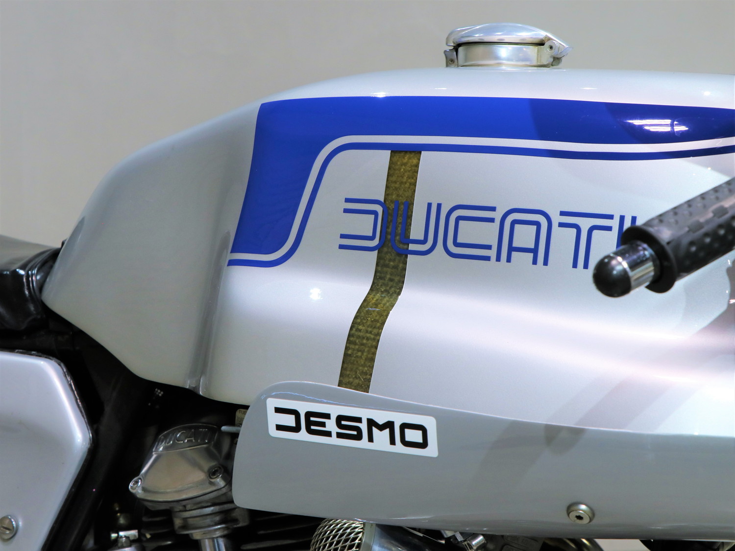 DUCATI 900SS | 株式会社オートプレステージ